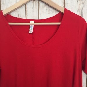 LuLaRoe Tops - LuLaRoe solid red perfect tee LuLaRoe Tops - LuLaRoe solid red perfect tee